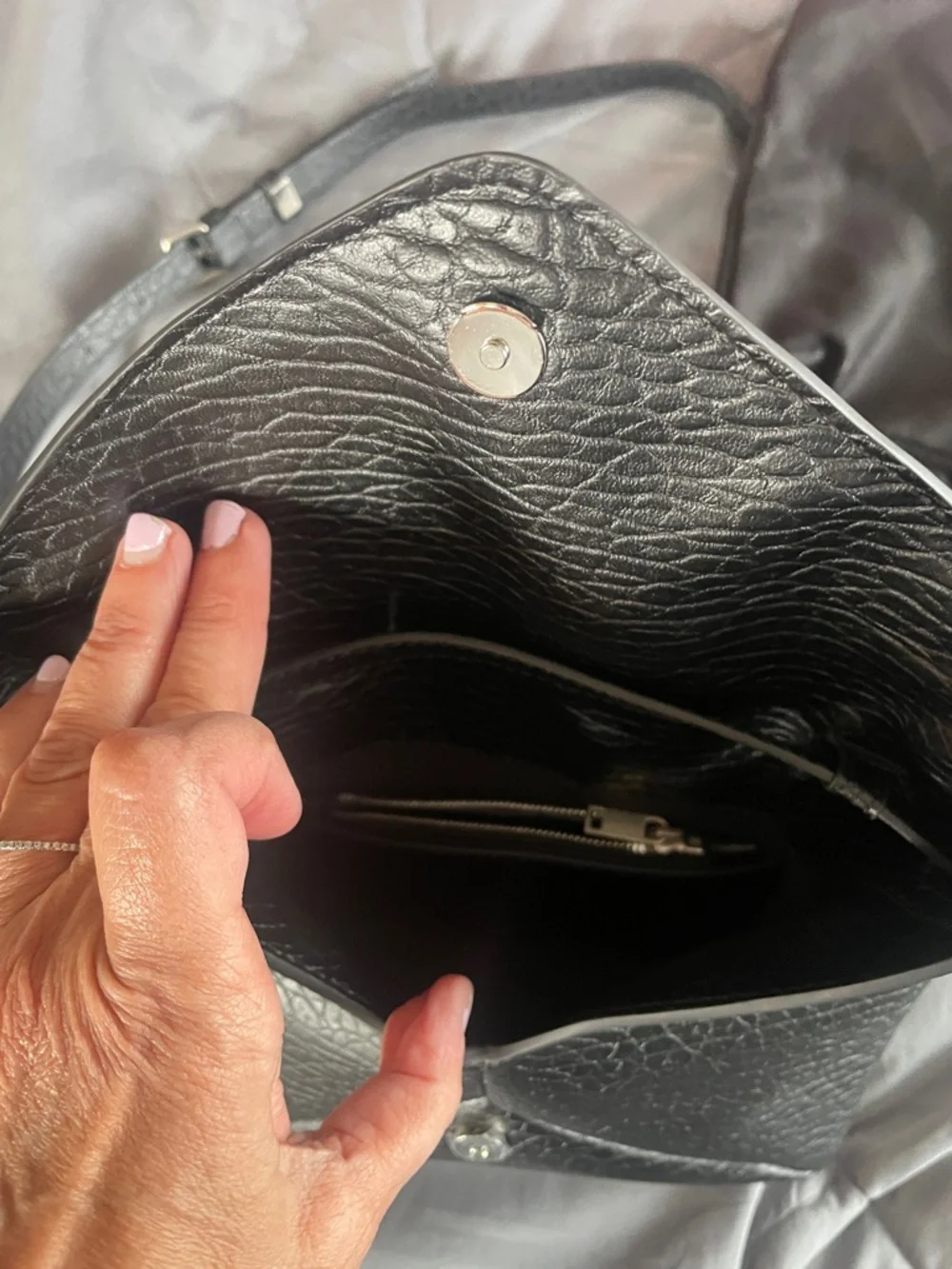 Black leather envelope bag - Picture 2 of 2